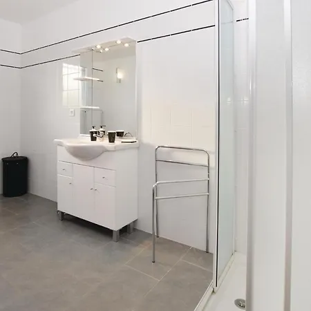 Stunning In With 2 Bedrooms, Wifi And Outdoor Swimming Pool Prázdninový dům
